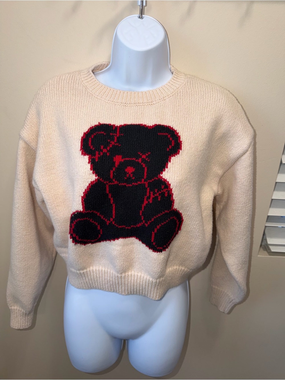 High Spirits Women Cream Teddy Bear Graphic Crewneck Sweater Black Red Size M